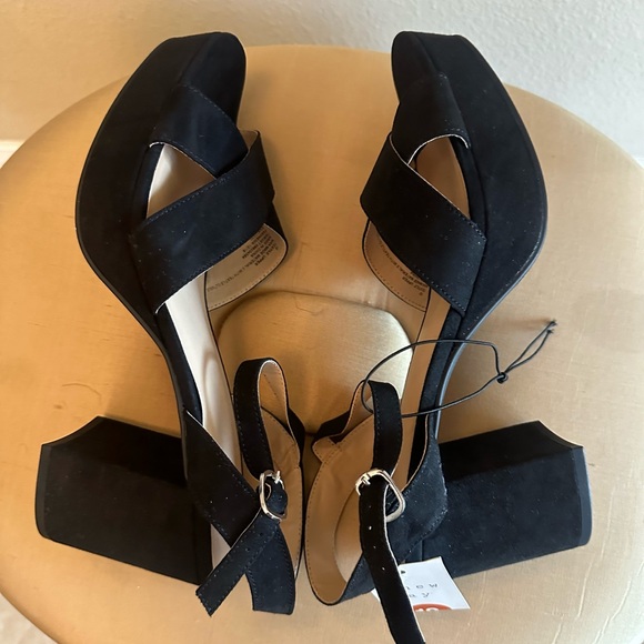 NEW size 10 black 3’ block heel brushed fabric sandal with buckle closure - Picture 2 of 7